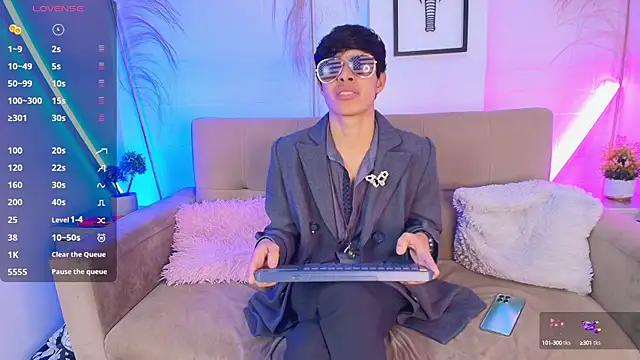 Alexis_Evanss from StripChat is Freechat