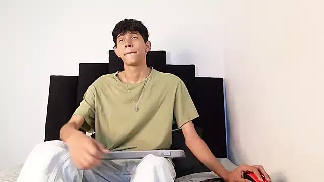 alexmark_ on StripChat