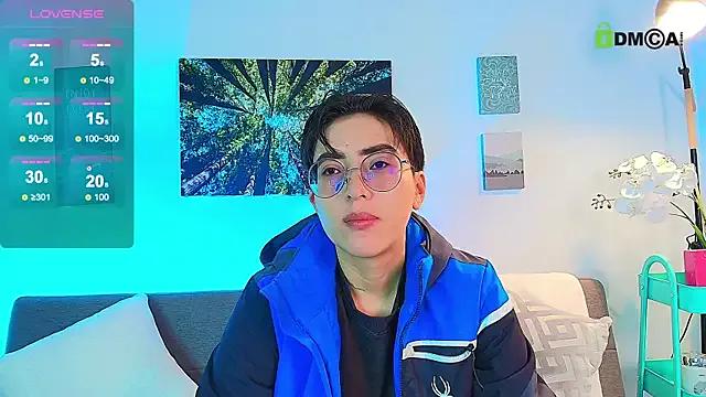 alexmiller_ofi from StripChat is Freechat