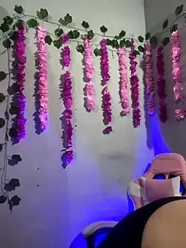 Alexxabelle from StripChat is Freechat
