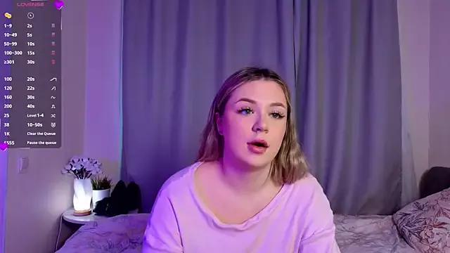 AliaBuerstatte from StripChat is Freechat