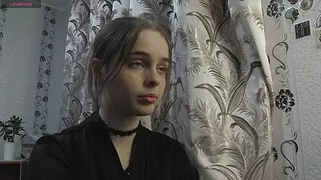 AlicaLOVEalisa777 from StripChat is Freechat