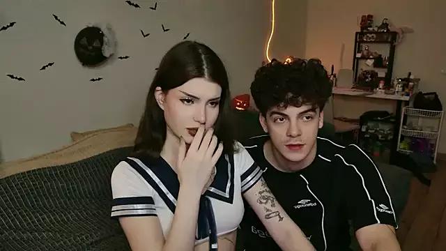 Alice18James from StripChat is Freechat