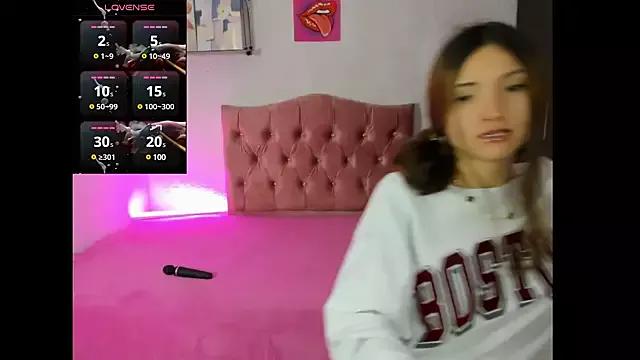 Alice_bloom_ from StripChat is Freechat