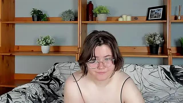 Alice_smile_for_me from StripChat is Freechat