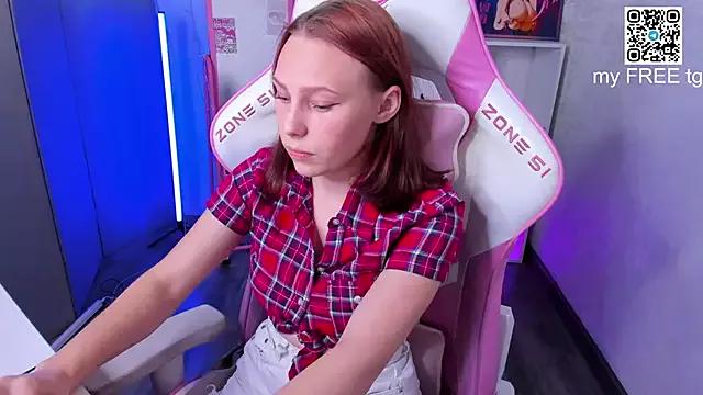 Aliceforfuun from StripChat is Freechat