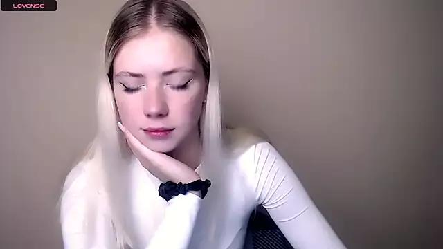 AliceHotty_ from StripChat is Freechat