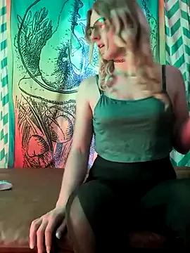AlicePayne from StripChat is Freechat