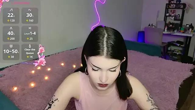 AliceQuenby from StripChat is Freechat