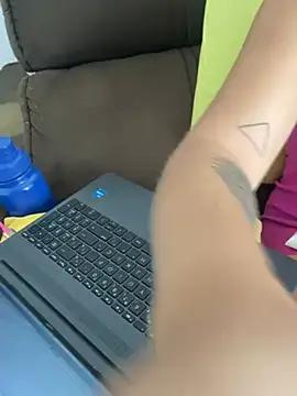 Alicia_BR from StripChat is Freechat