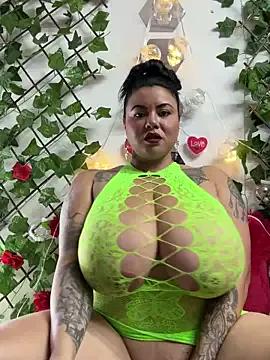 alicia_squirt_big from StripChat is Freechat