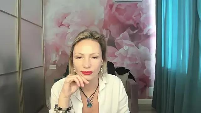 AlinaMoor from StripChat is Freechat