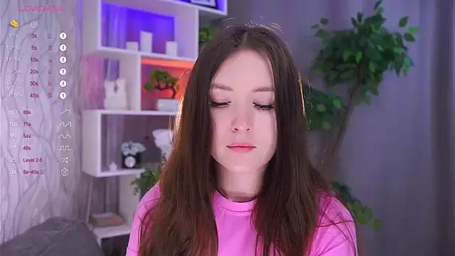 AlinaOrf from StripChat is Freechat