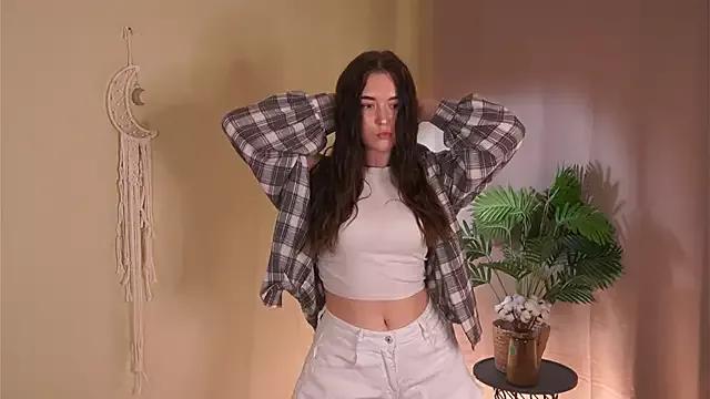 AlinaOrf from StripChat is Freechat