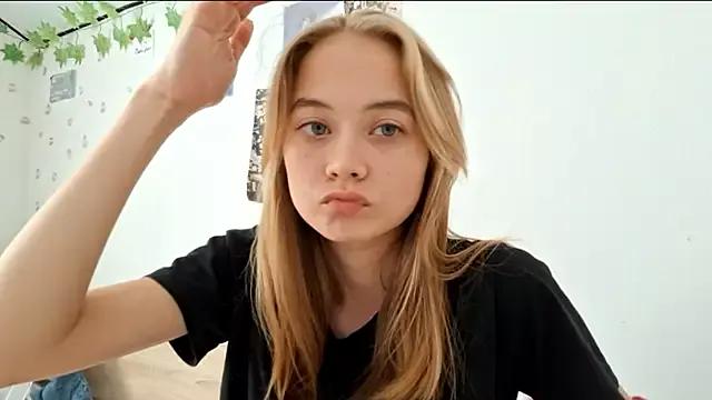 ALISALISAAS from StripChat is Freechat