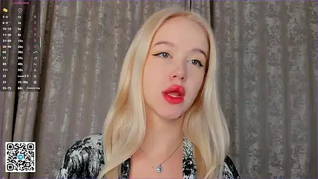 AlisiaYokel from StripChat is Freechat