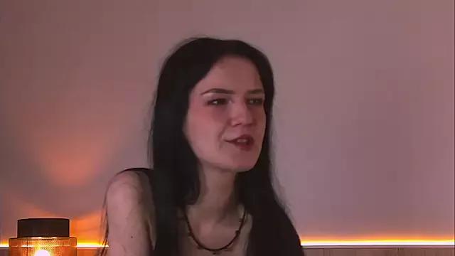 Alisssse from StripChat is Freechat