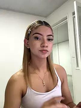 AlixMonroe from StripChat is Freechat