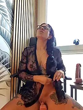 AllanaSquirt from StripChat is Freechat