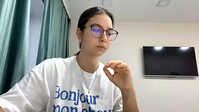 Allisgree from StripChat is Freechat