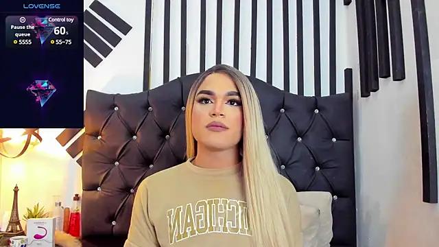 AllisonsweetZ from StripChat