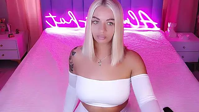 AllwaysHotJ from StripChat