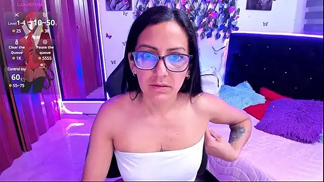 alma_blue from StripChat