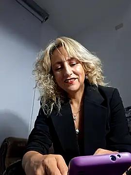 almaluna7 from StripChat