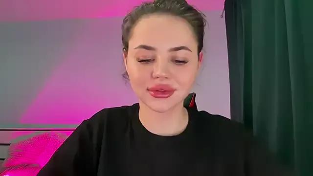 AlmaryKim from StripChat is Freechat