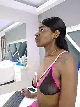 AlmaSimons from StripChat