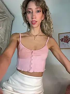 AlmmaMoon from StripChat