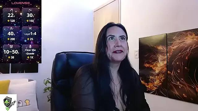 amalia_brunette from StripChat