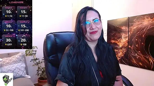 amalia_brunette from StripChat