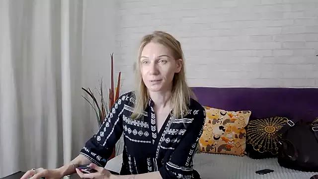 AmaliaMao from StripChat