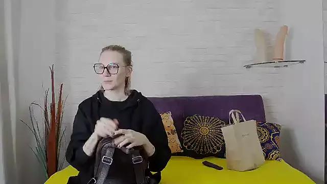 AmaliaMao from StripChat