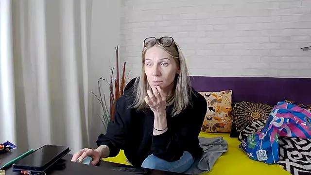 AmaliaMao from StripChat