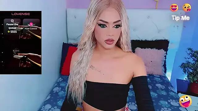 Amanda_bigx from StripChat
