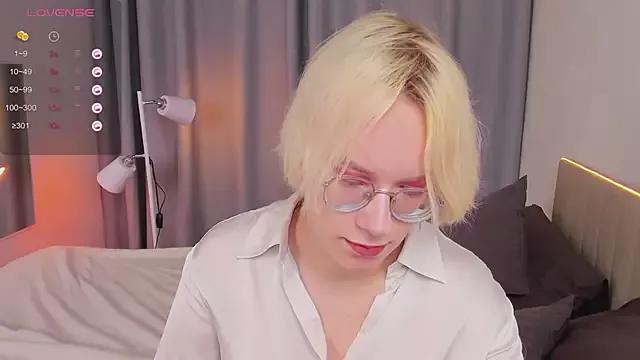 Amanda_Brow from StripChat