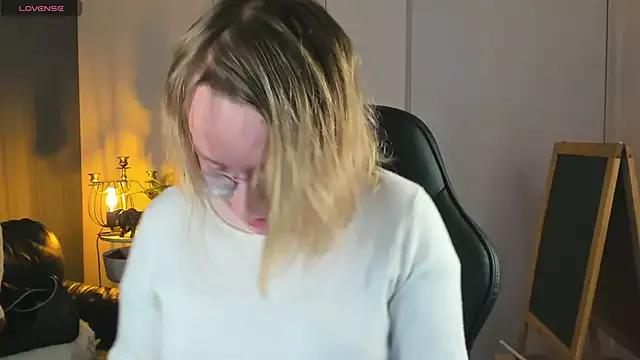 Amanda_Butlerr from StripChat is Freechat