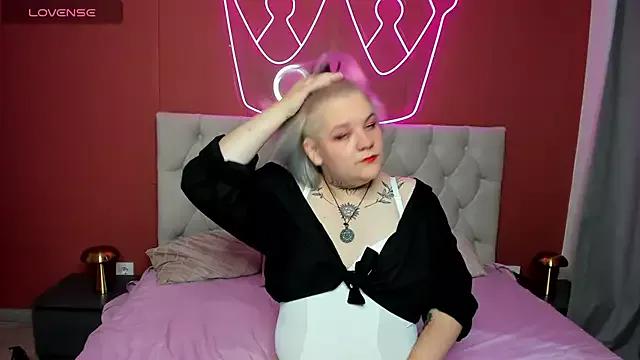Amanda_Cruzz from StripChat is Freechat