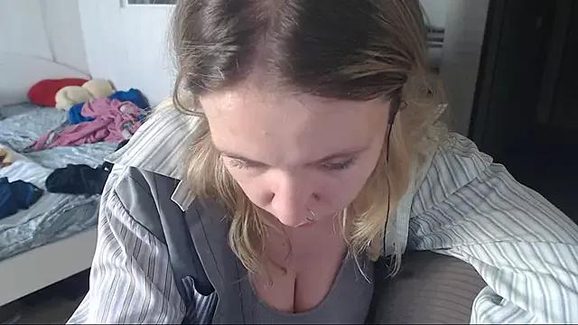 amanda_kiss_kiss from StripChat