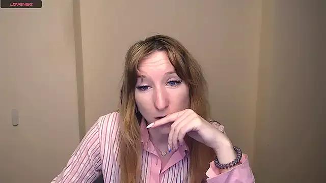 AmandaSell from StripChat