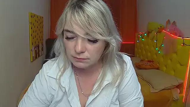 AmandaSkript from StripChat