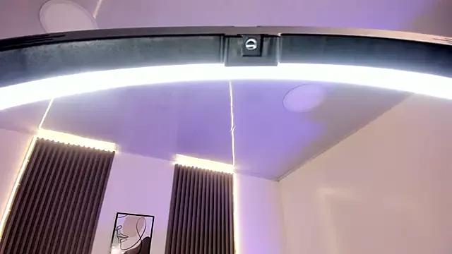 amaraa_lewiis from StripChat is Freechat