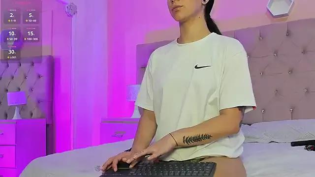 AmatistaLux_ from StripChat