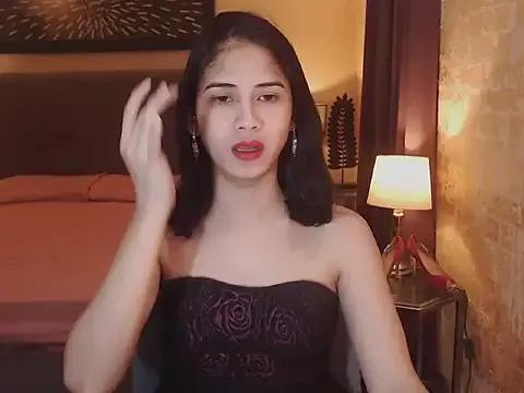 AmazingHorseCockTrans from StripChat is Freechat