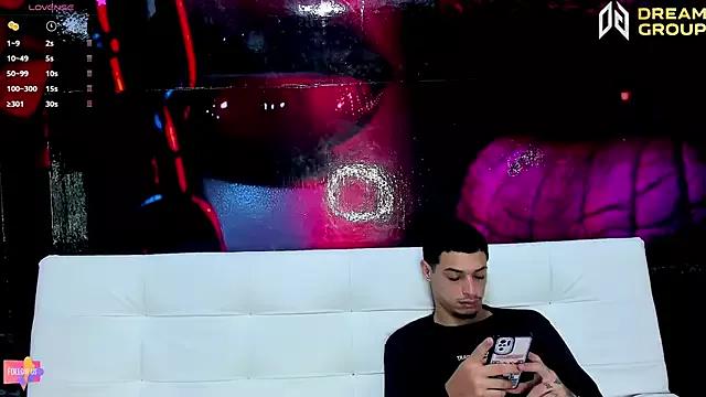 AmazingPartys from StripChat