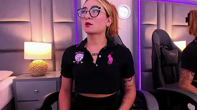 AmbarSantany from StripChat