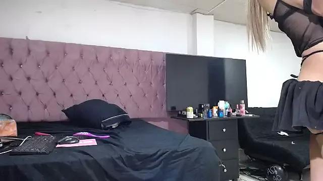 AmbarSwett11 from StripChat