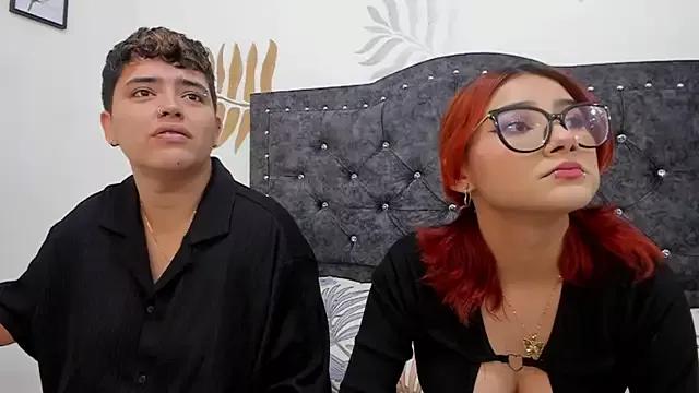 amber_and_sarah from StripChat is Freechat